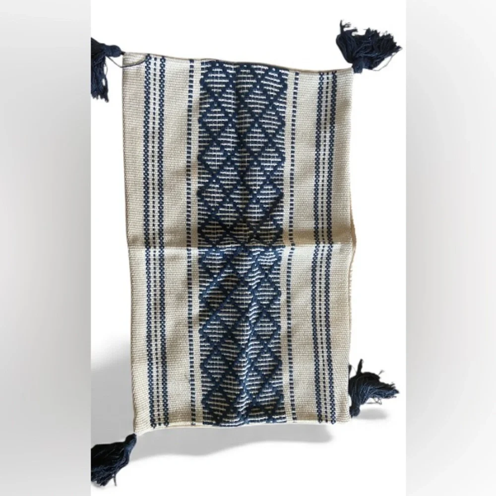 Oveesha decorative pillow cases with tassels, set of 2 size 20x12 NWT